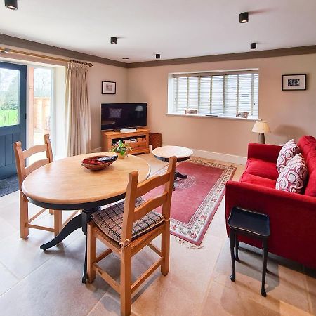 Luxury Lodge @ Ewen Barn - Private 5* Retreat Cirencester Buitenkant foto