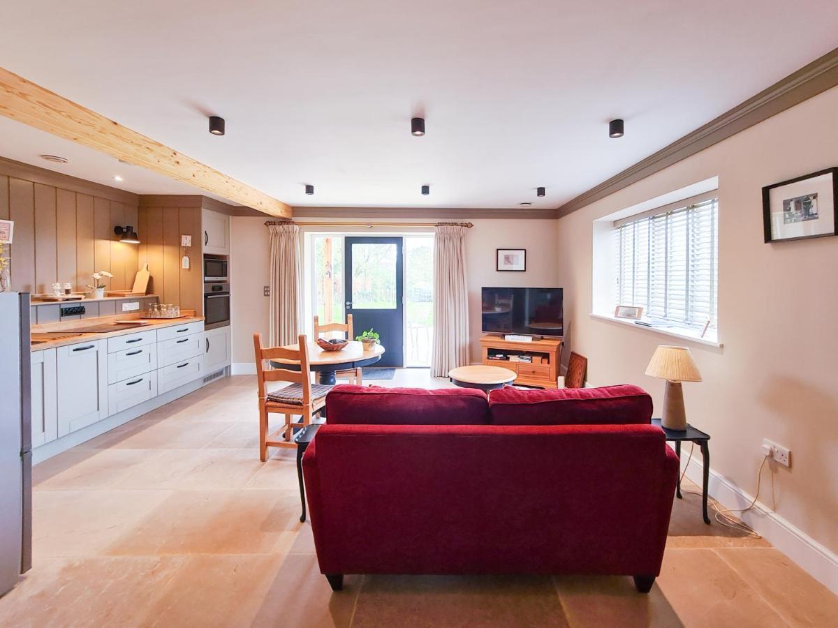 Luxury Lodge @ Ewen Barn - Private 5* Retreat Cirencester Buitenkant foto