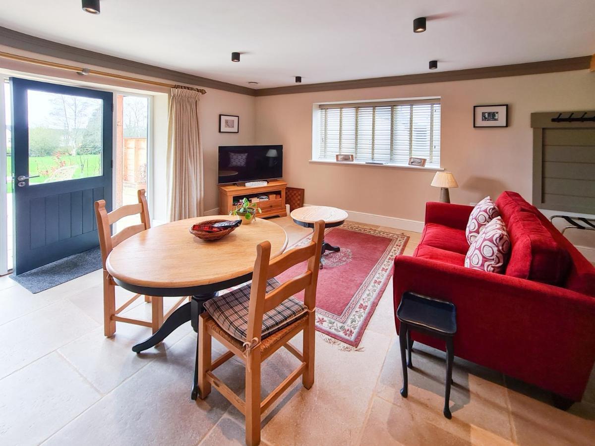 Luxury Lodge @ Ewen Barn - Private 5* Retreat Cirencester Buitenkant foto