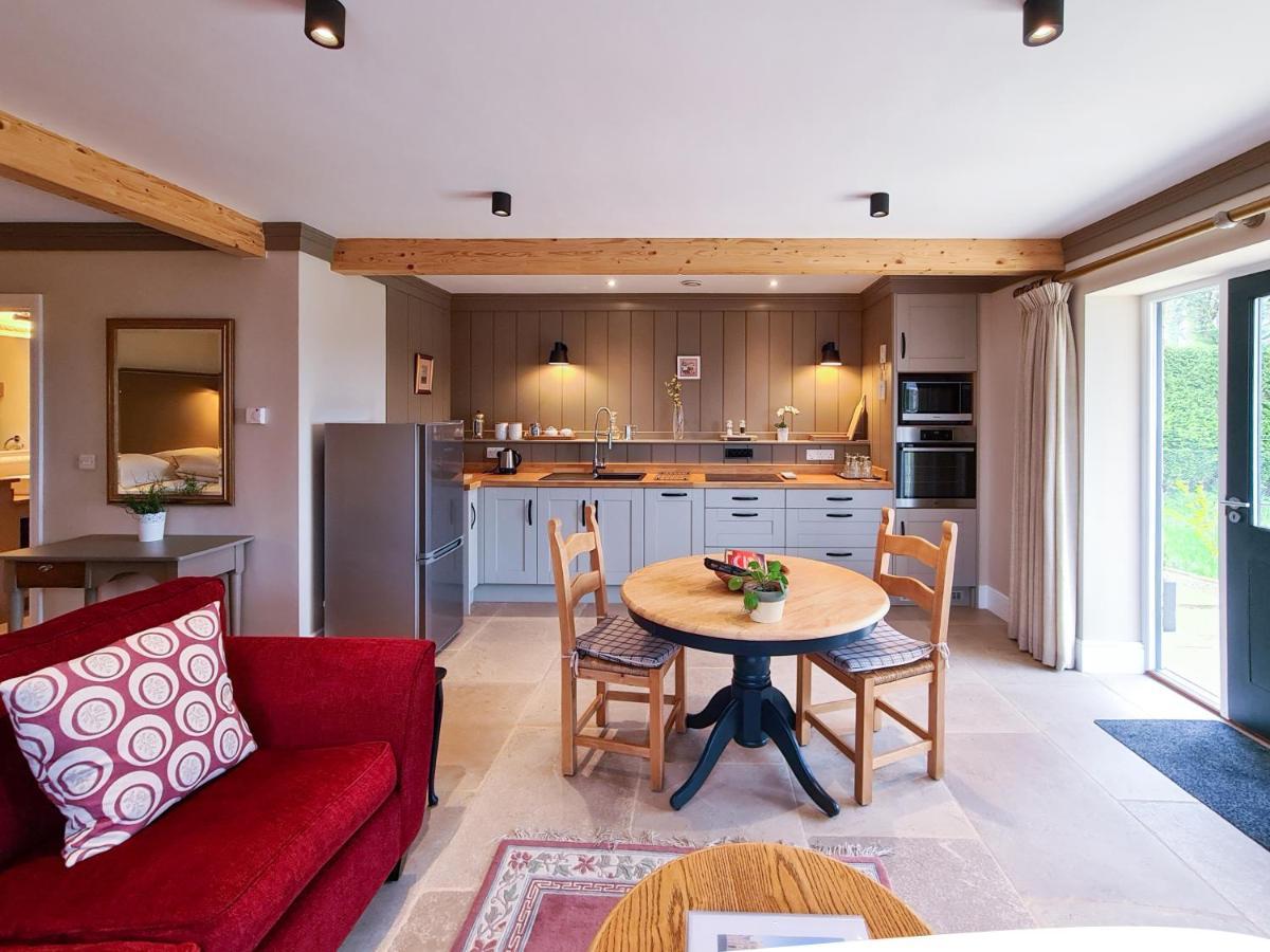 Luxury Lodge @ Ewen Barn - Private 5* Retreat Cirencester Buitenkant foto