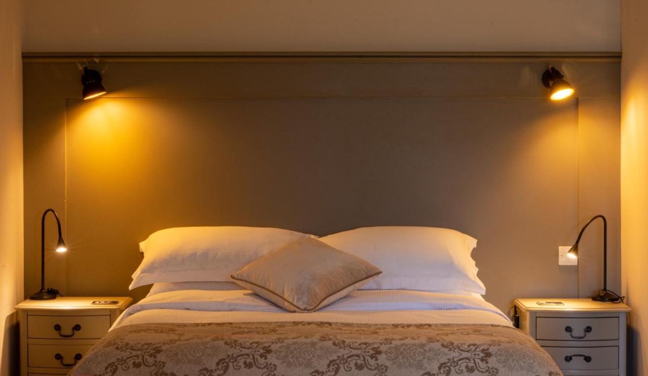 Luxury Lodge @ Ewen Barn - Private 5* Retreat Cirencester Buitenkant foto