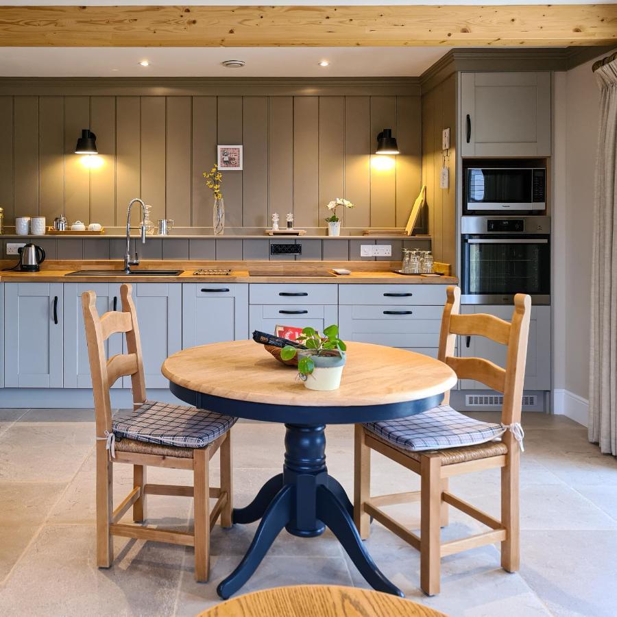 Luxury Lodge @ Ewen Barn - Private 5* Retreat Cirencester Buitenkant foto